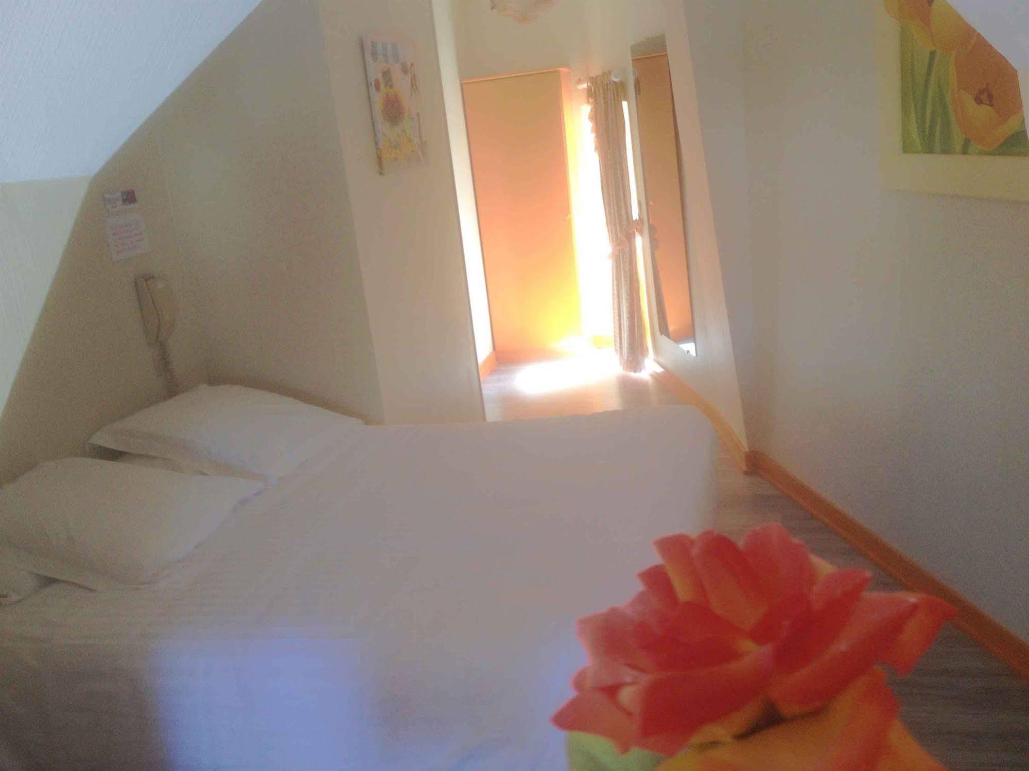 Hotel Le Mondes Le Pouliguen Esterno foto